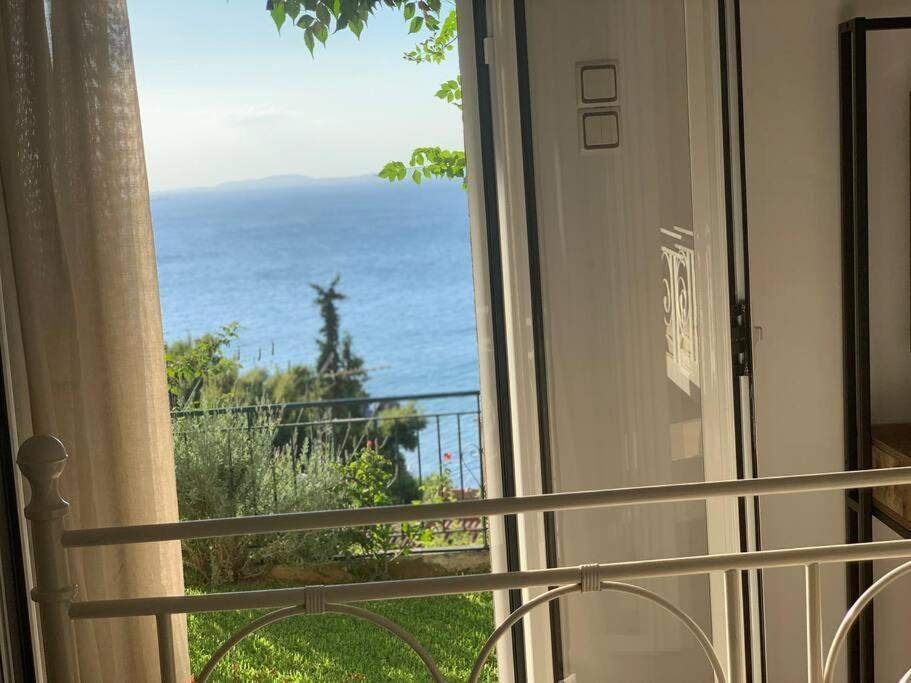Апартаменти Amfiteatrico Sea View - Kalamos Attiki Markopoulon Oropou Екстер'єр фото